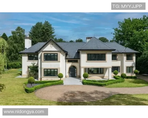 足球明星们的豪华住宅揭秘及其背后的生活故事